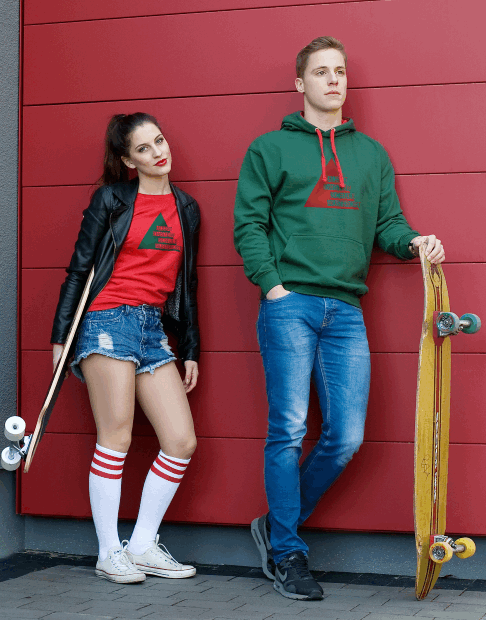 Schüler mit Skateboards